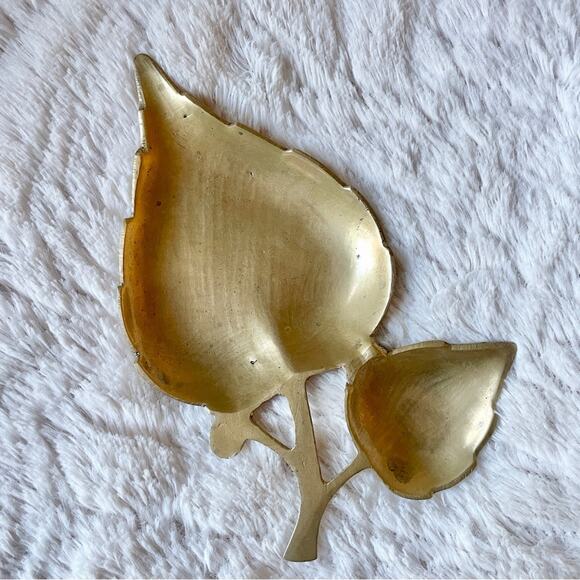 Vintage Indian Brass Small Leaf Dish - Picture 1 of 16
